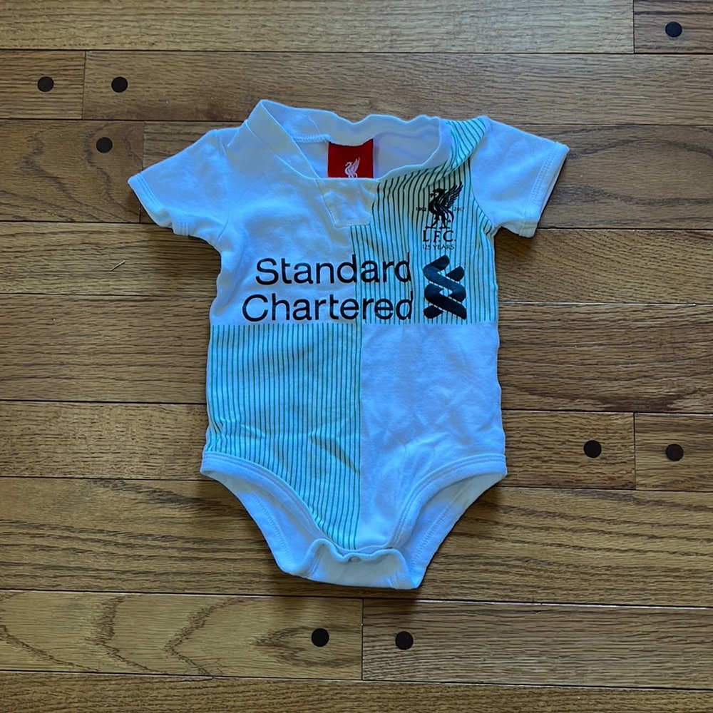 Liverpool LFC short sleeve onesie 9-12months
